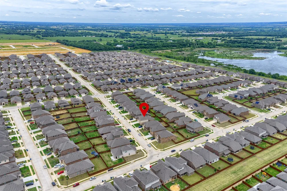 3808 High Country Road Aubrey, TX 76227