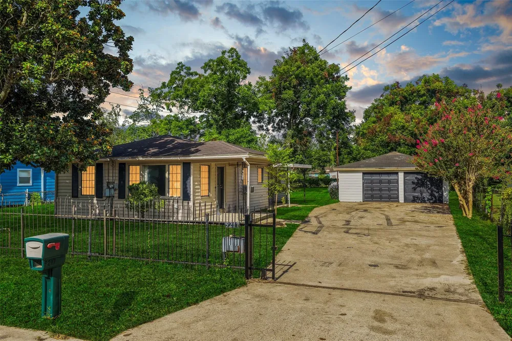 9217 Camay Drive Houston, TX 77016