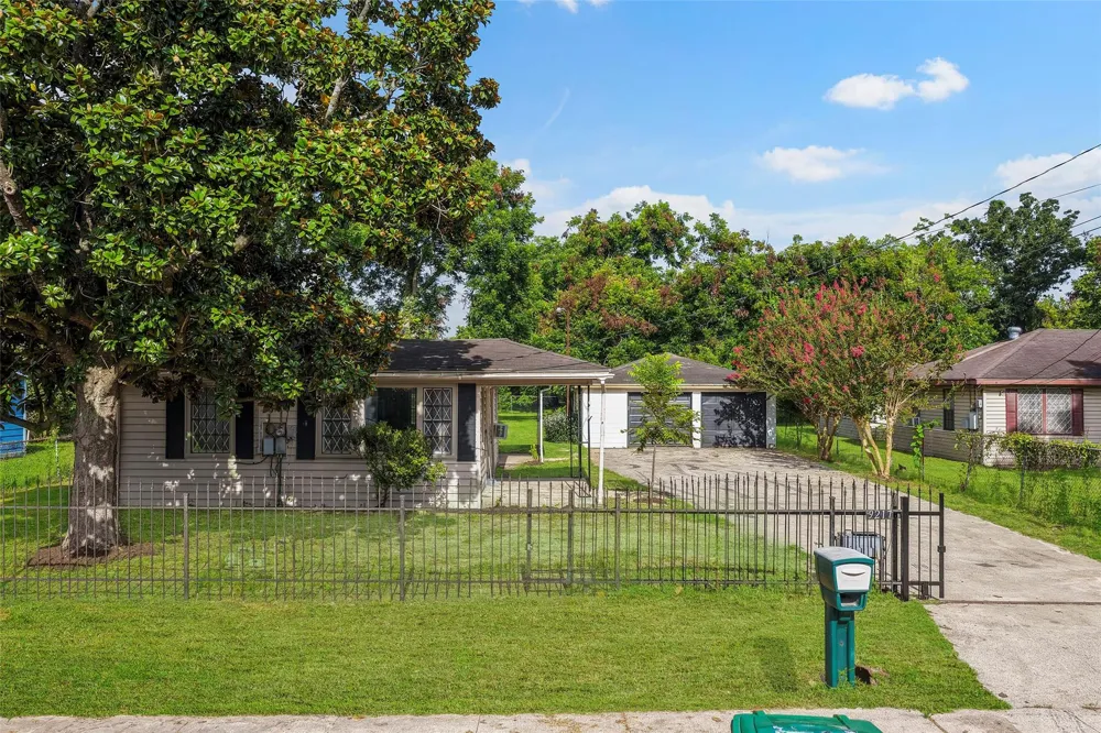 9217 Camay Drive Houston, TX 77016