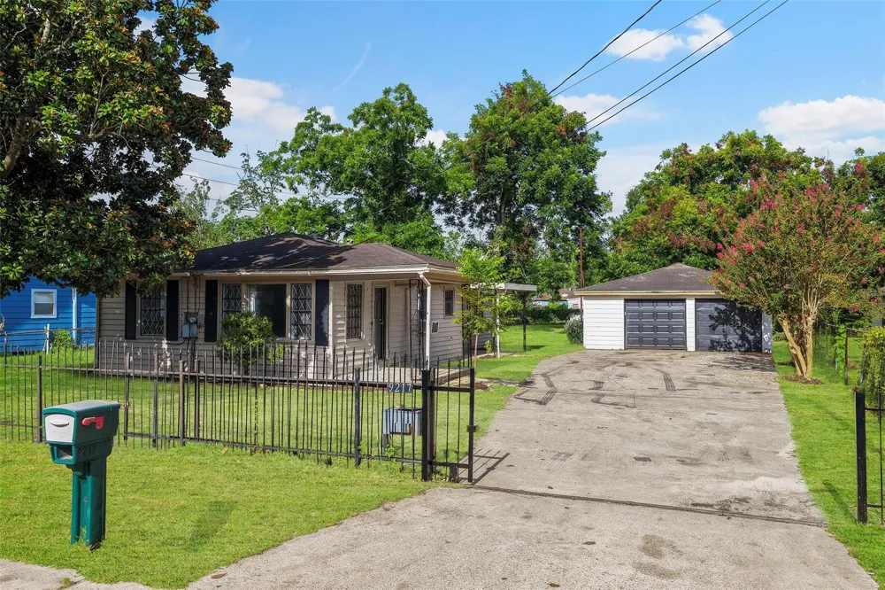9217 Camay Drive Houston, TX 77016