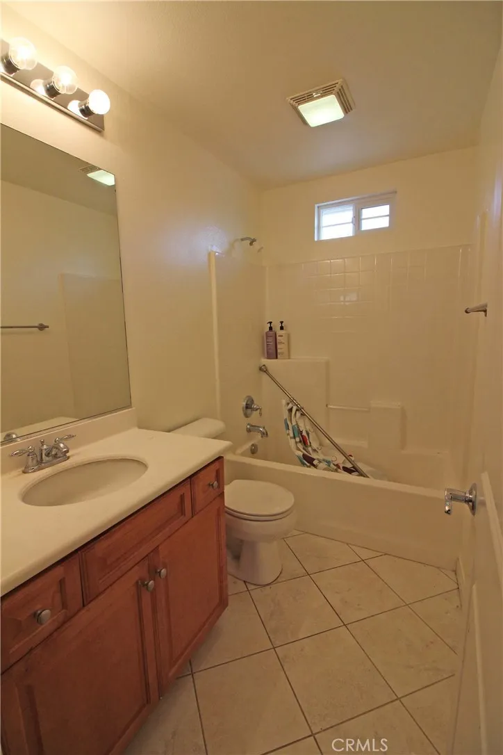 28440 Mirabelle Saugus, CA 91350