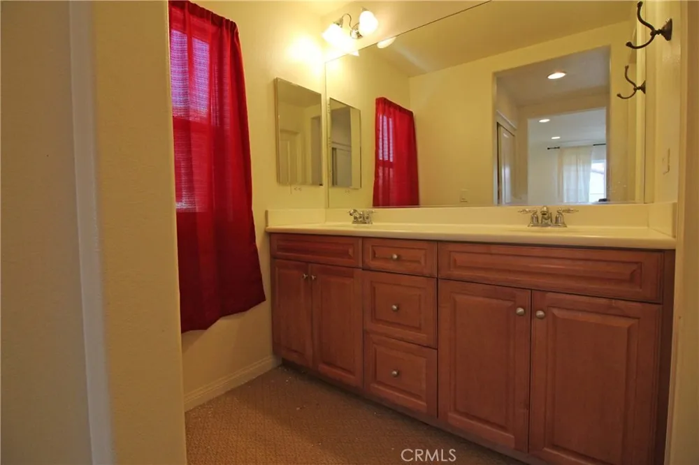 28440 Mirabelle Saugus, CA 91350