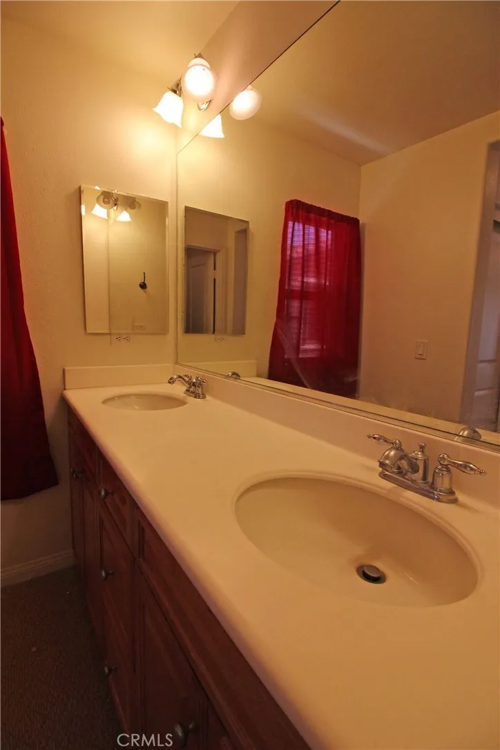 28440 Mirabelle Saugus, CA 91350