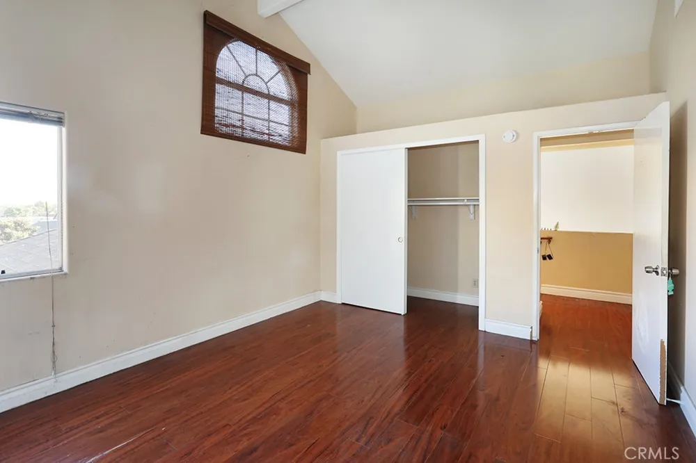 5214 W 3rd Santa Ana, CA 92703