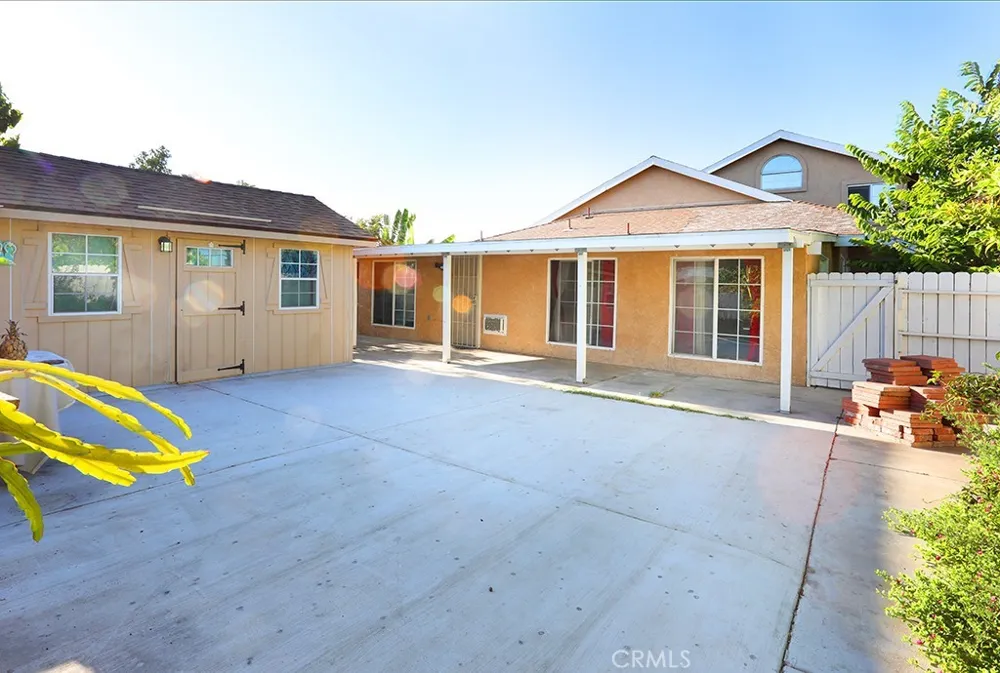5214 W 3rd Santa Ana, CA 92703