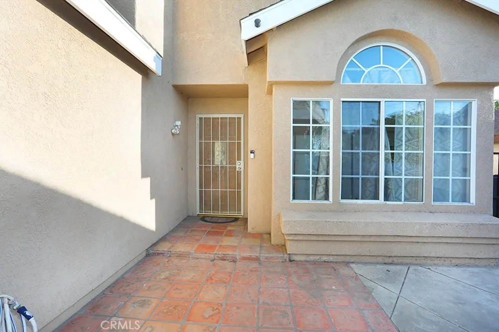 5214 W 3rd Santa Ana, CA 92703