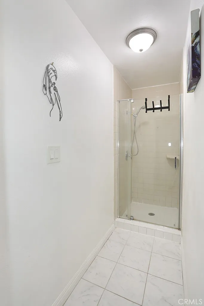 5214 W 3rd Santa Ana, CA 92703