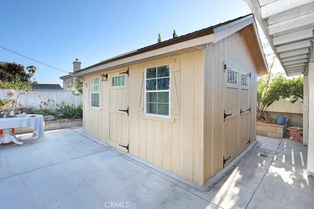 5214 W 3rd Santa Ana, CA 92703