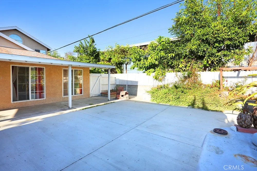 5214 W 3rd Santa Ana, CA 92703