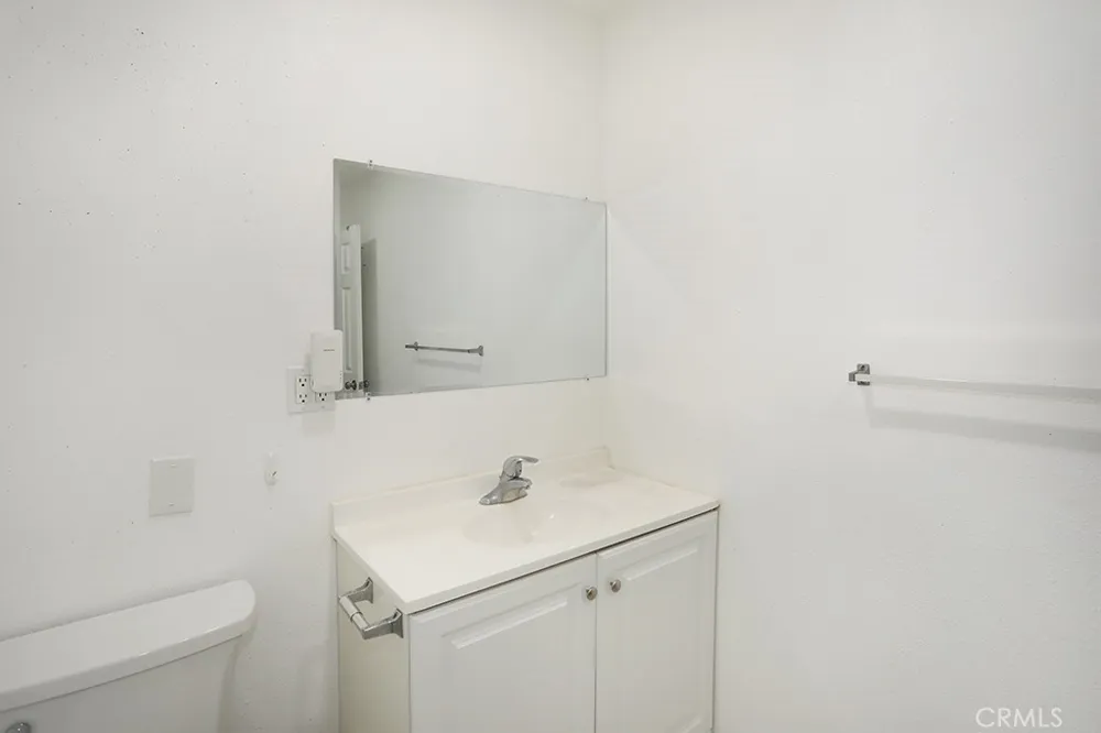 5214 W 3rd Santa Ana, CA 92703