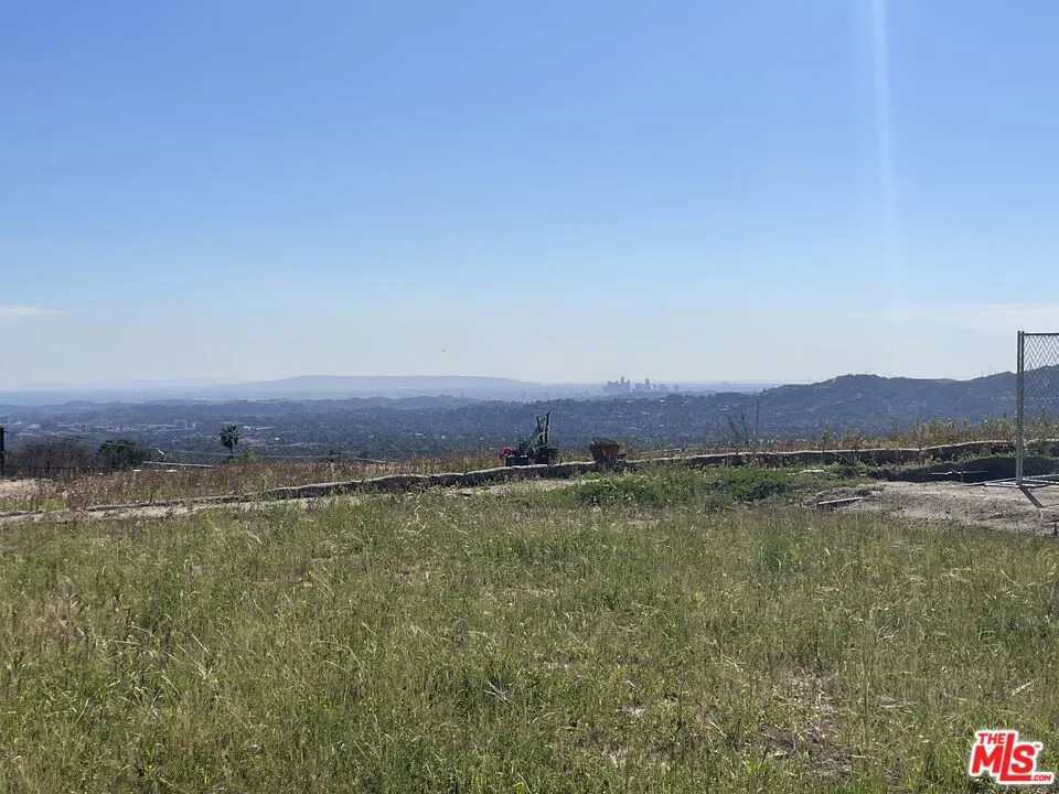 465 E Loma Alta Drive Altadena, CA 91001