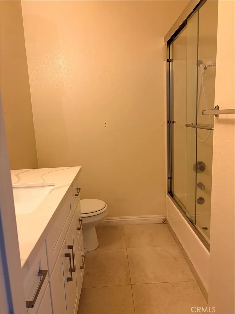 13261 Verde Garden Grove, CA 92844