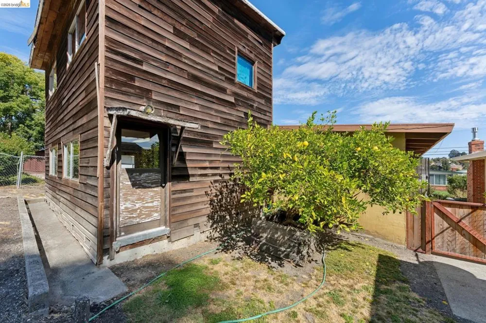 4380 Jana Vista El Sobrante, CA 94803