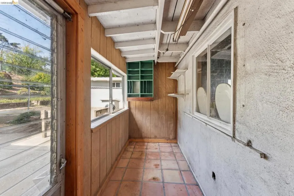 4380 Jana Vista El Sobrante, CA 94803