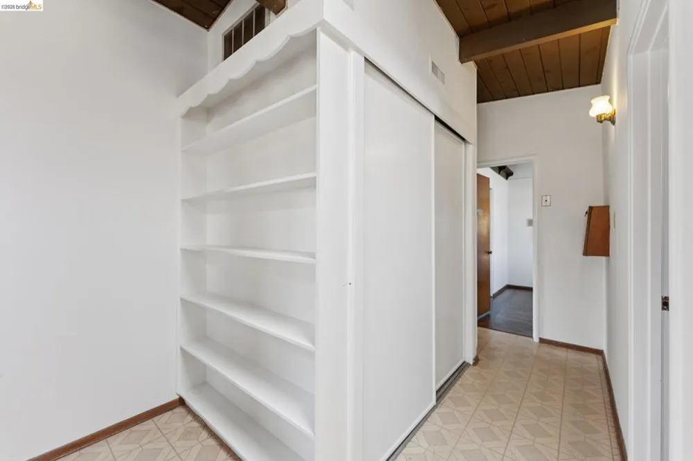 4380 Jana Vista El Sobrante, CA 94803
