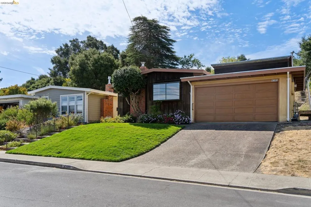 4380 Jana Vista El Sobrante, CA 94803