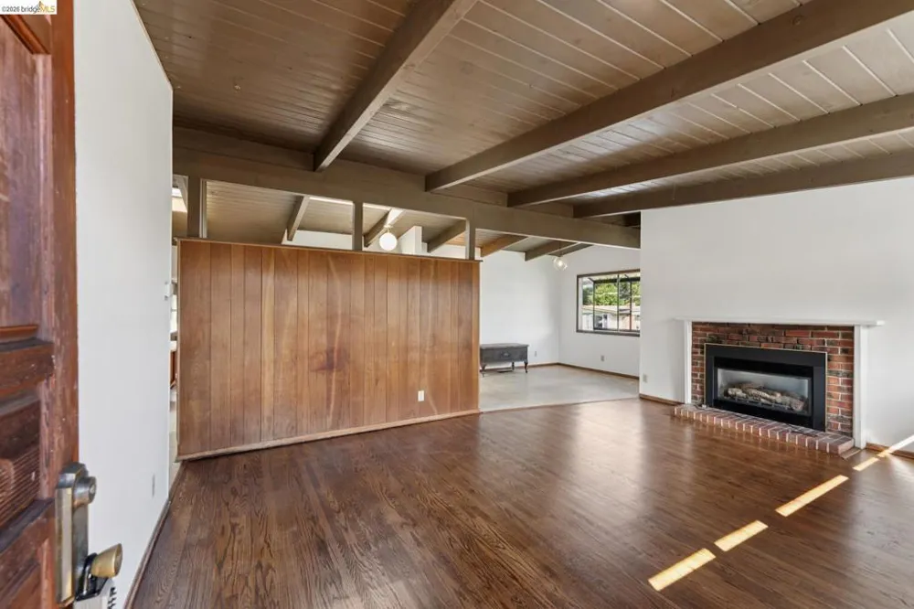 4380 Jana Vista El Sobrante, CA 94803