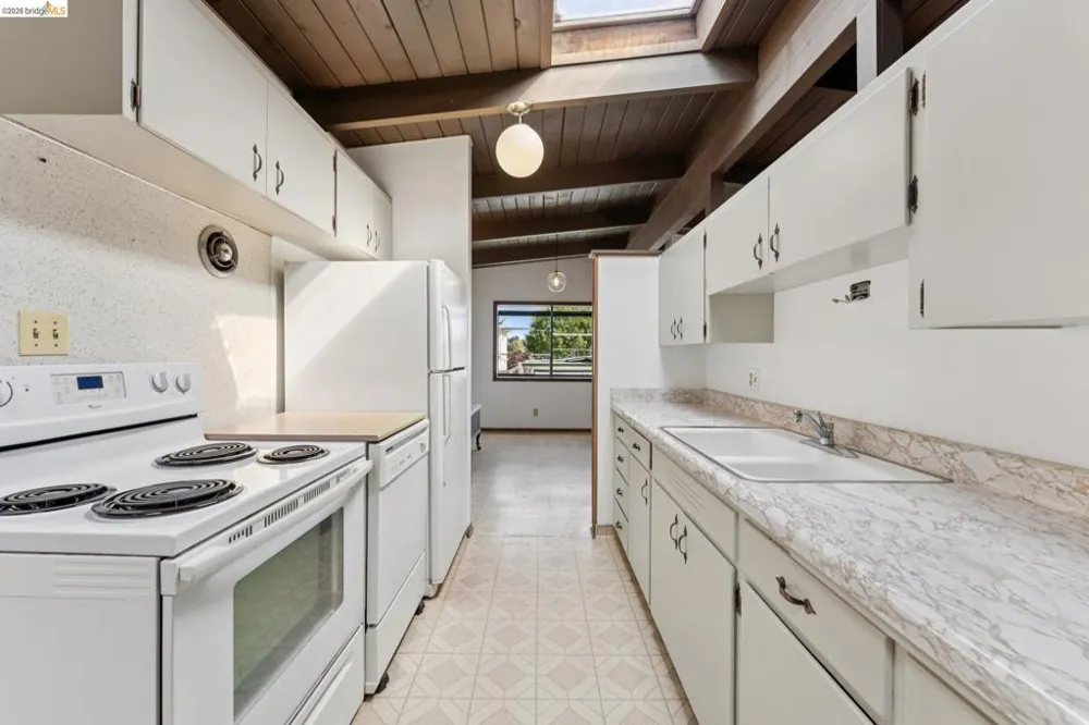 4380 Jana Vista El Sobrante, CA 94803