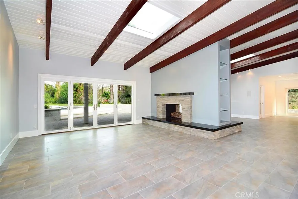 18843 Paseo Nuevo Drive Tarzana, CA 91356