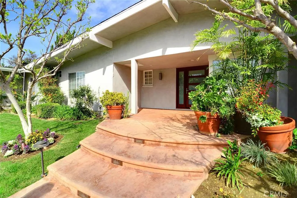 18843 Paseo Nuevo Drive Tarzana, CA 91356