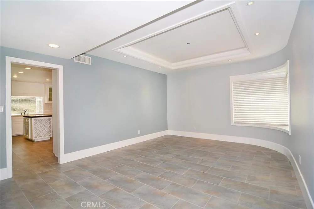 18843 Paseo Nuevo Drive Tarzana, CA 91356