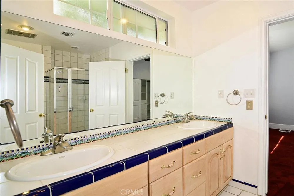 18843 Paseo Nuevo Drive Tarzana, CA 91356