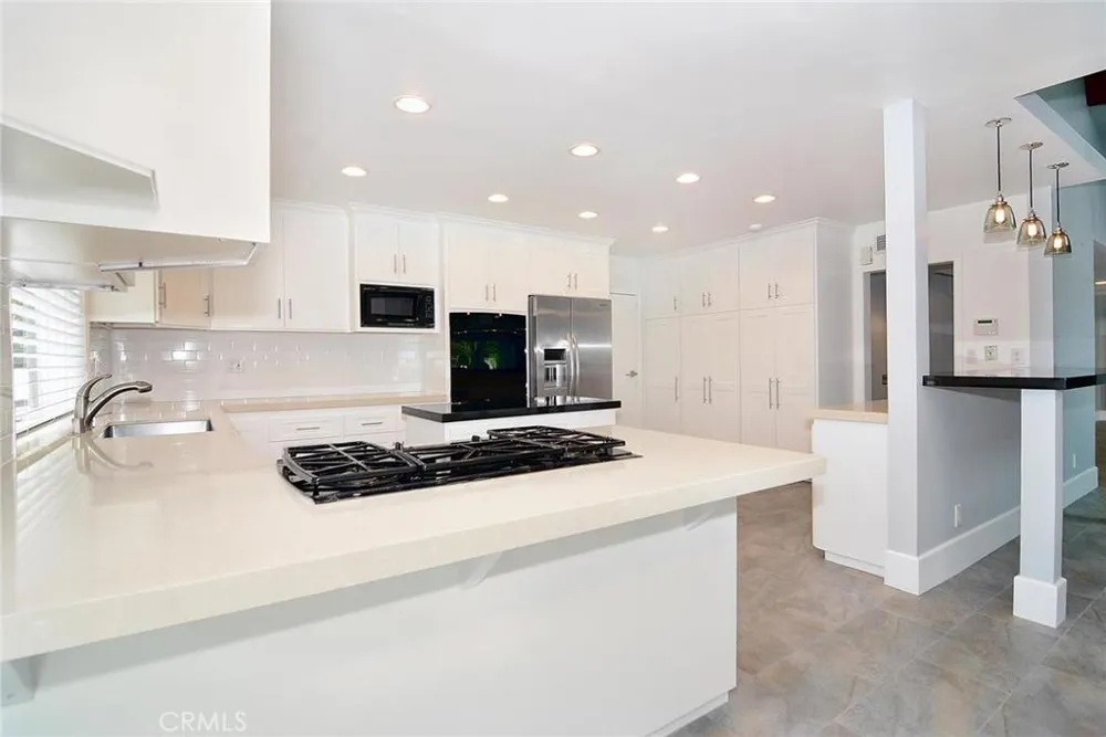 18843 Paseo Nuevo Drive Tarzana, CA 91356