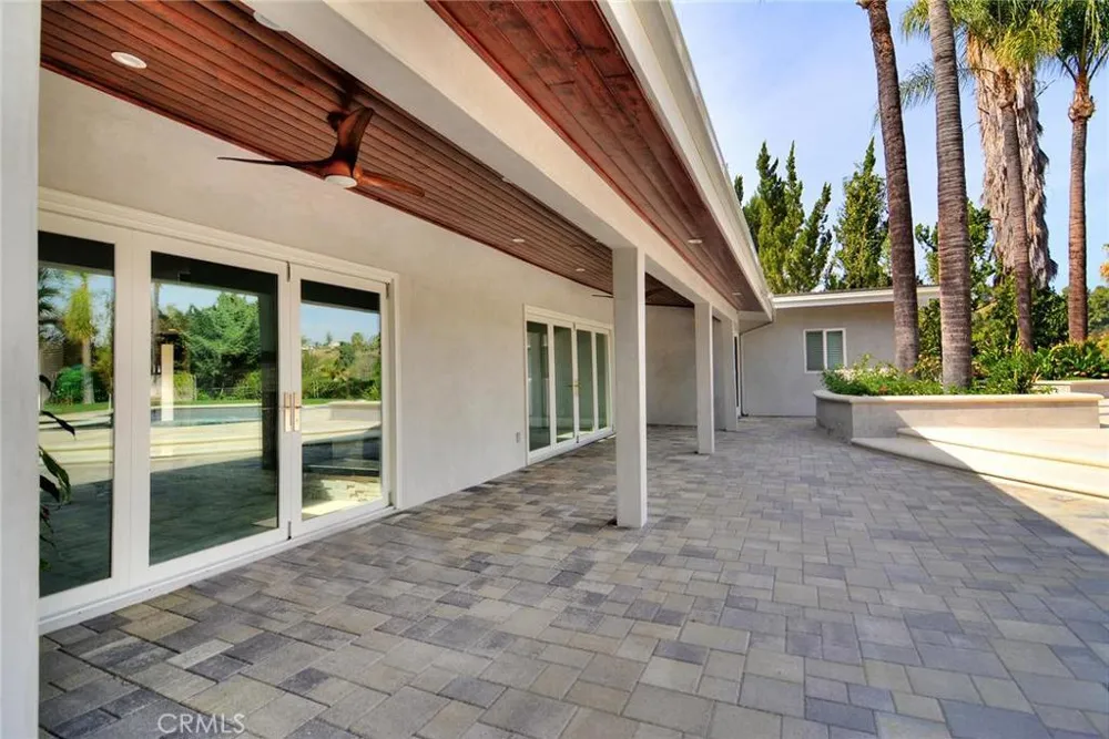 18843 Paseo Nuevo Drive Tarzana, CA 91356