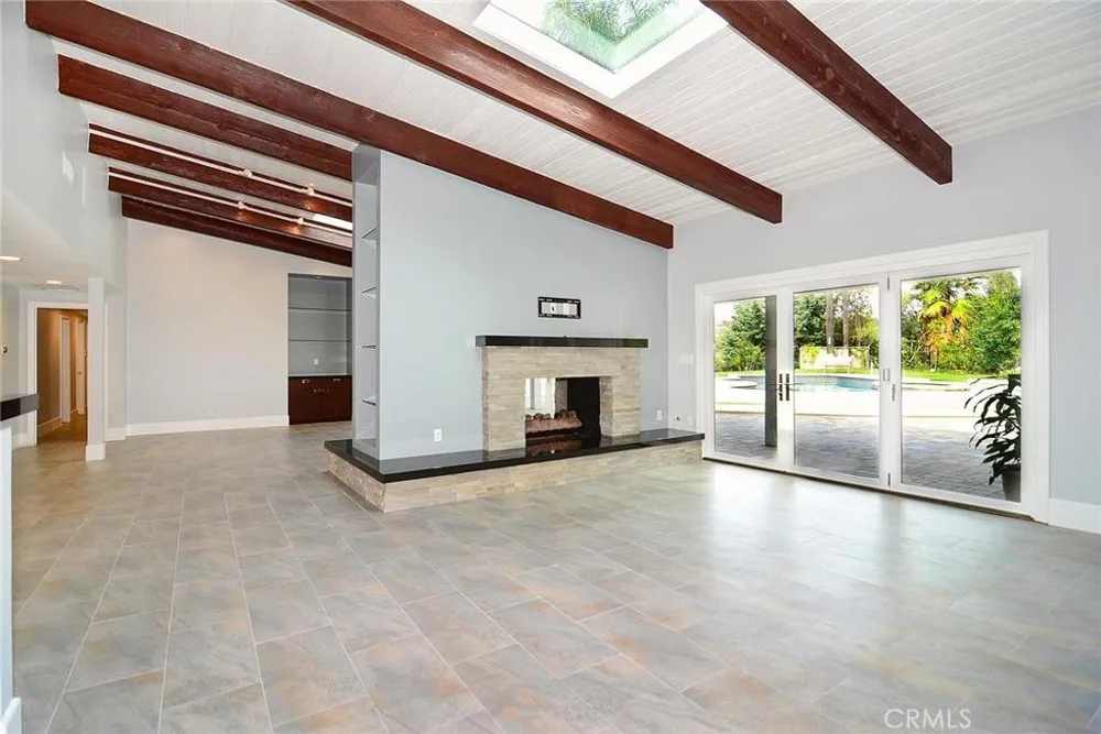 18843 Paseo Nuevo Drive Tarzana, CA 91356