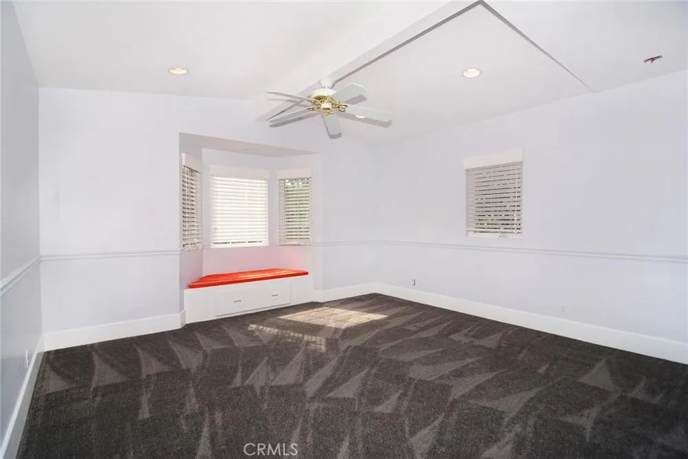 18843 Paseo Nuevo Drive Tarzana, CA 91356