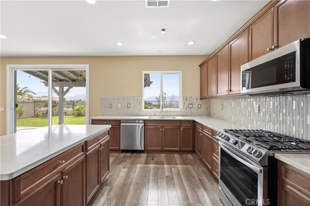 20540 Suzie Saugus, CA 91350