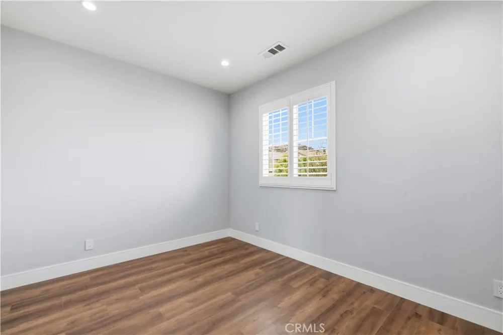 20540 Suzie Saugus, CA 91350