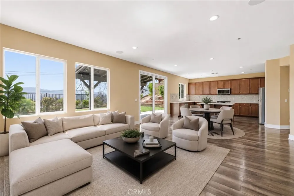 20540 Suzie Saugus, CA 91350