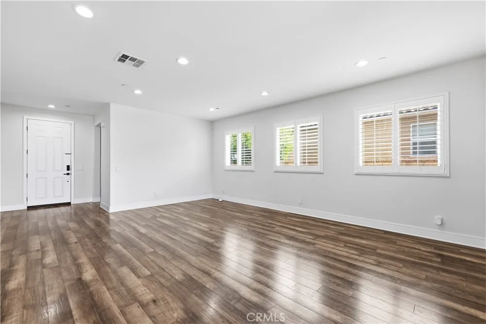 20540 Suzie Saugus, CA 91350