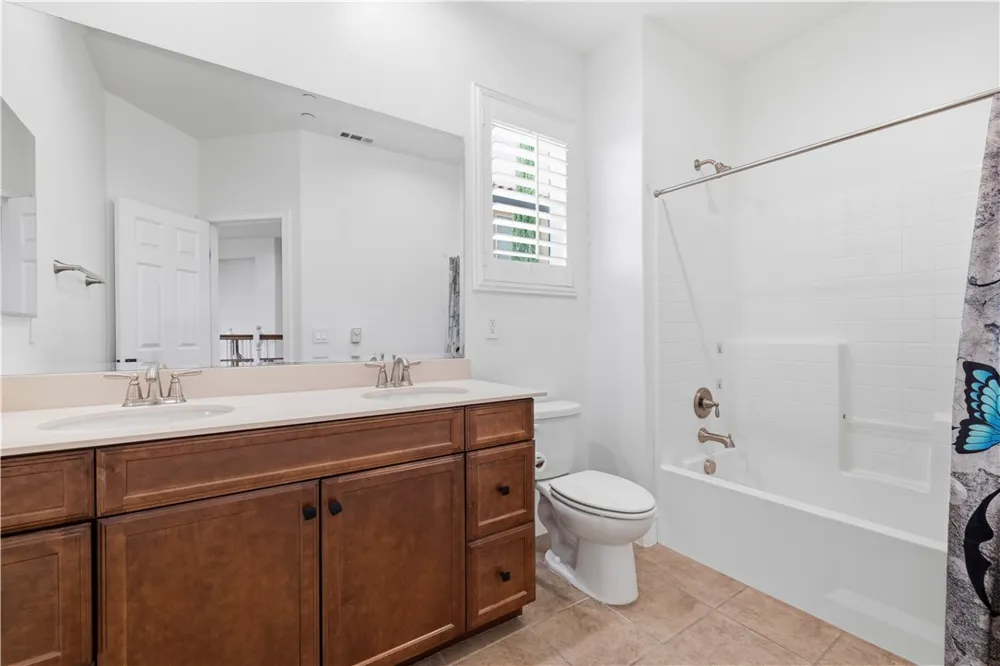 20540 Suzie Saugus, CA 91350