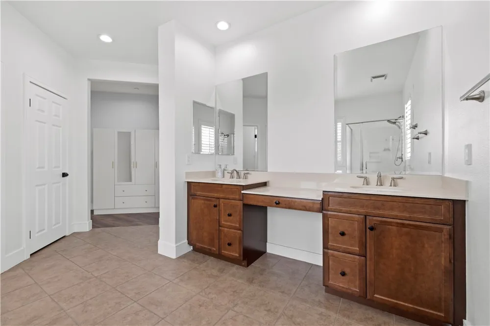20540 Suzie Saugus, CA 91350