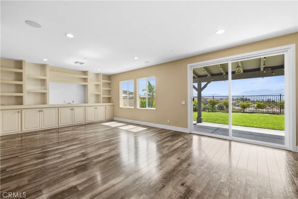 20540 Suzie Saugus, CA 91350