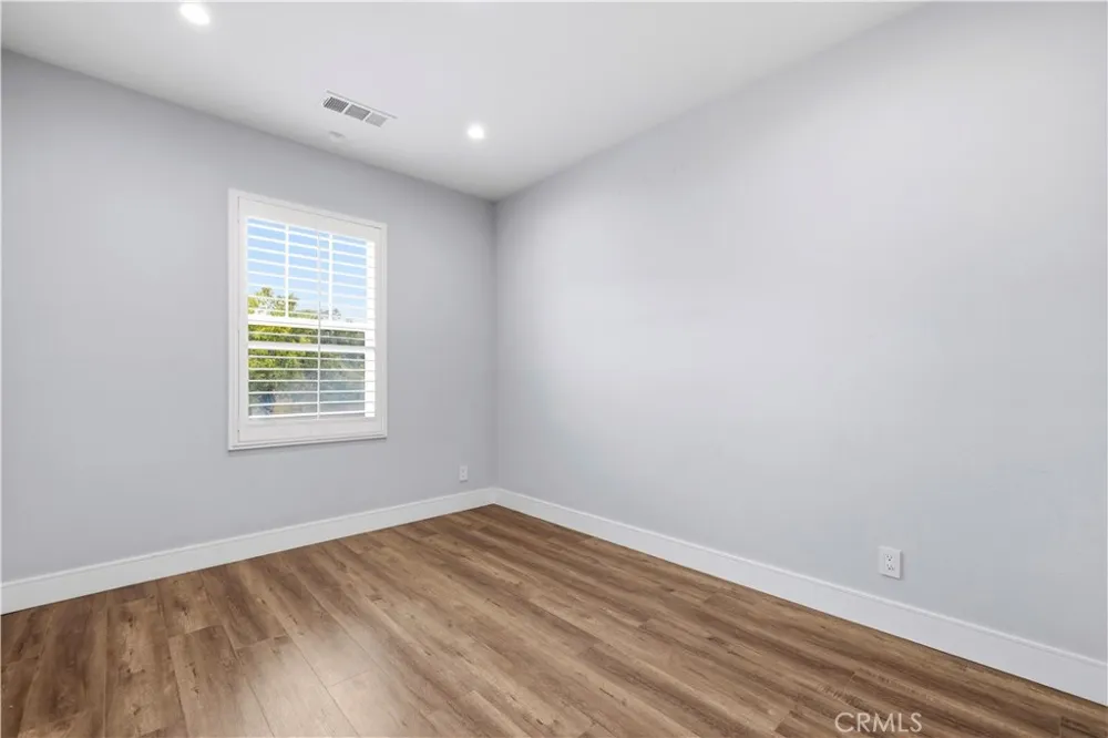 20540 Suzie Saugus, CA 91350