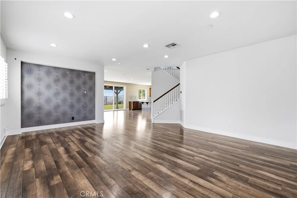 20540 Suzie Saugus, CA 91350