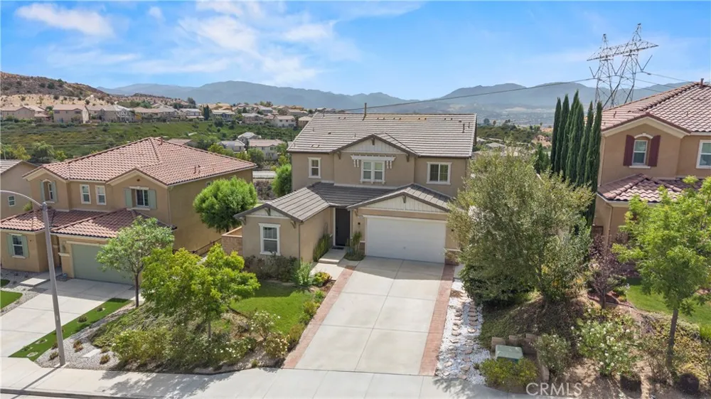 20540 Suzie Saugus, CA 91350