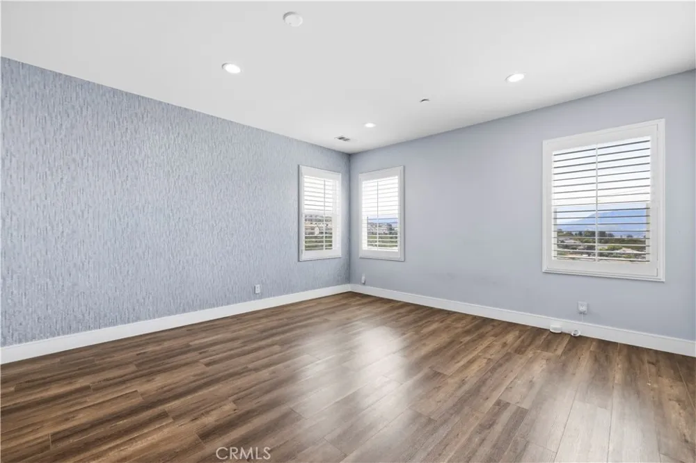 20540 Suzie Saugus, CA 91350