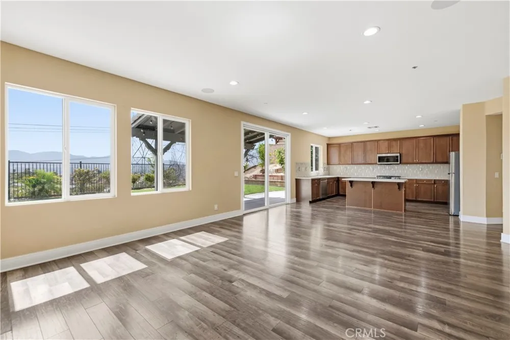 20540 Suzie Saugus, CA 91350