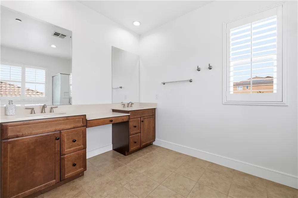 20540 Suzie Saugus, CA 91350