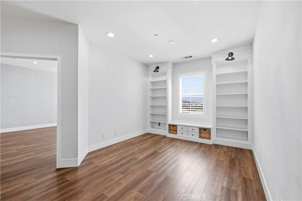 20540 Suzie Saugus, CA 91350