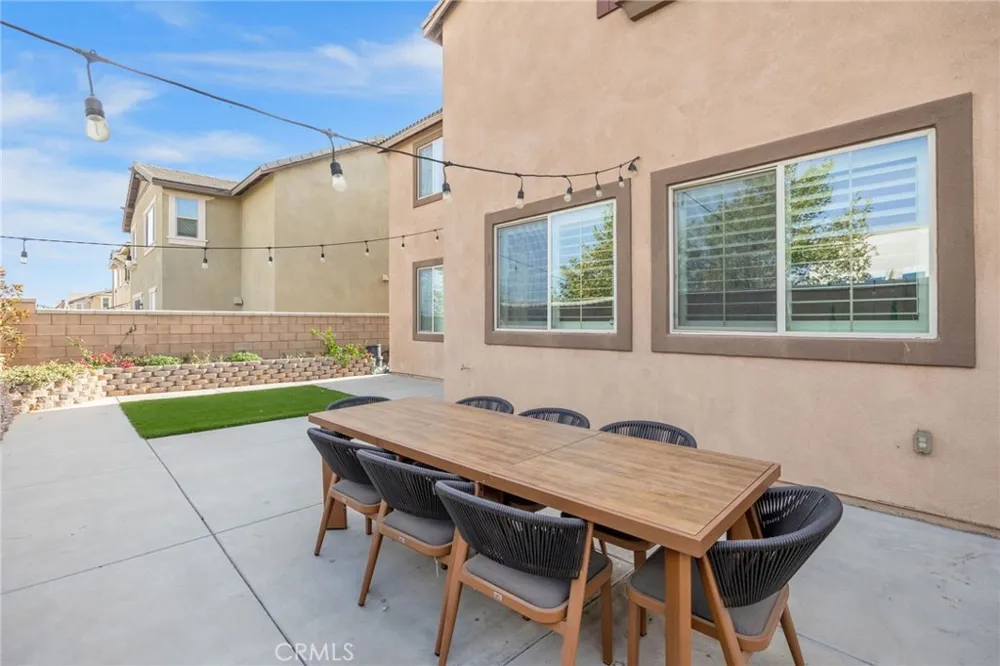 5355 Delaney Way Fontana, CA 92336