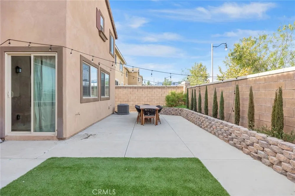 5355 Delaney Way Fontana, CA 92336