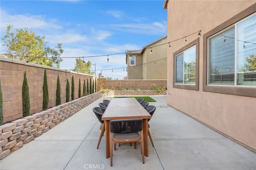 5355 Delaney Way Fontana, CA 92336