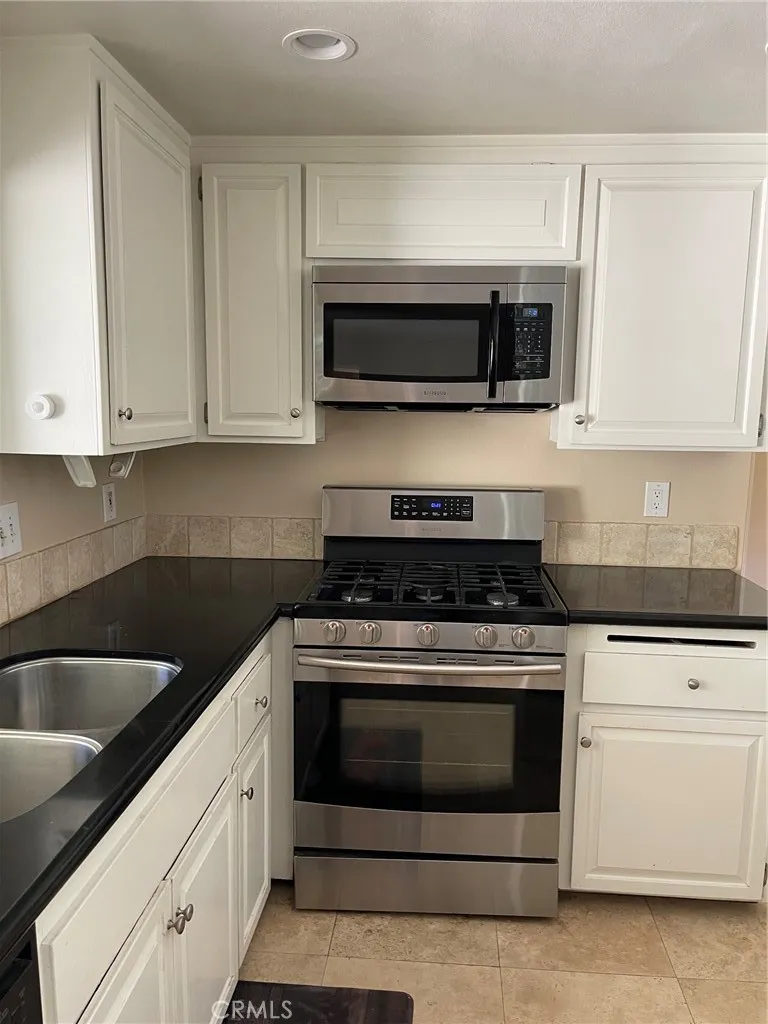 282 Summit Road La Verne, CA 91750