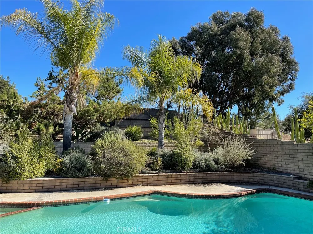 282 Summit Road La Verne, CA 91750