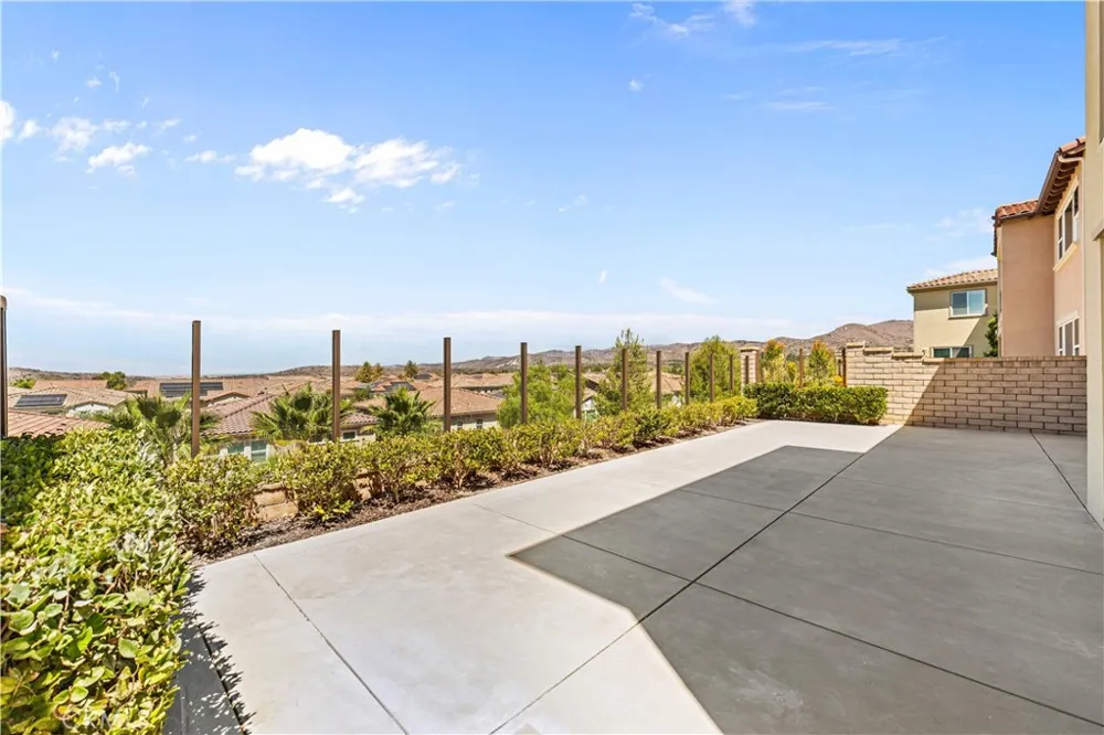 33 Manzanillo Lake Forest, CA 92630